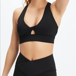 Oasis Twist Sports Bra